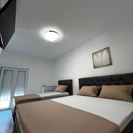 Twin Apartments Ivanica Buitenkant foto